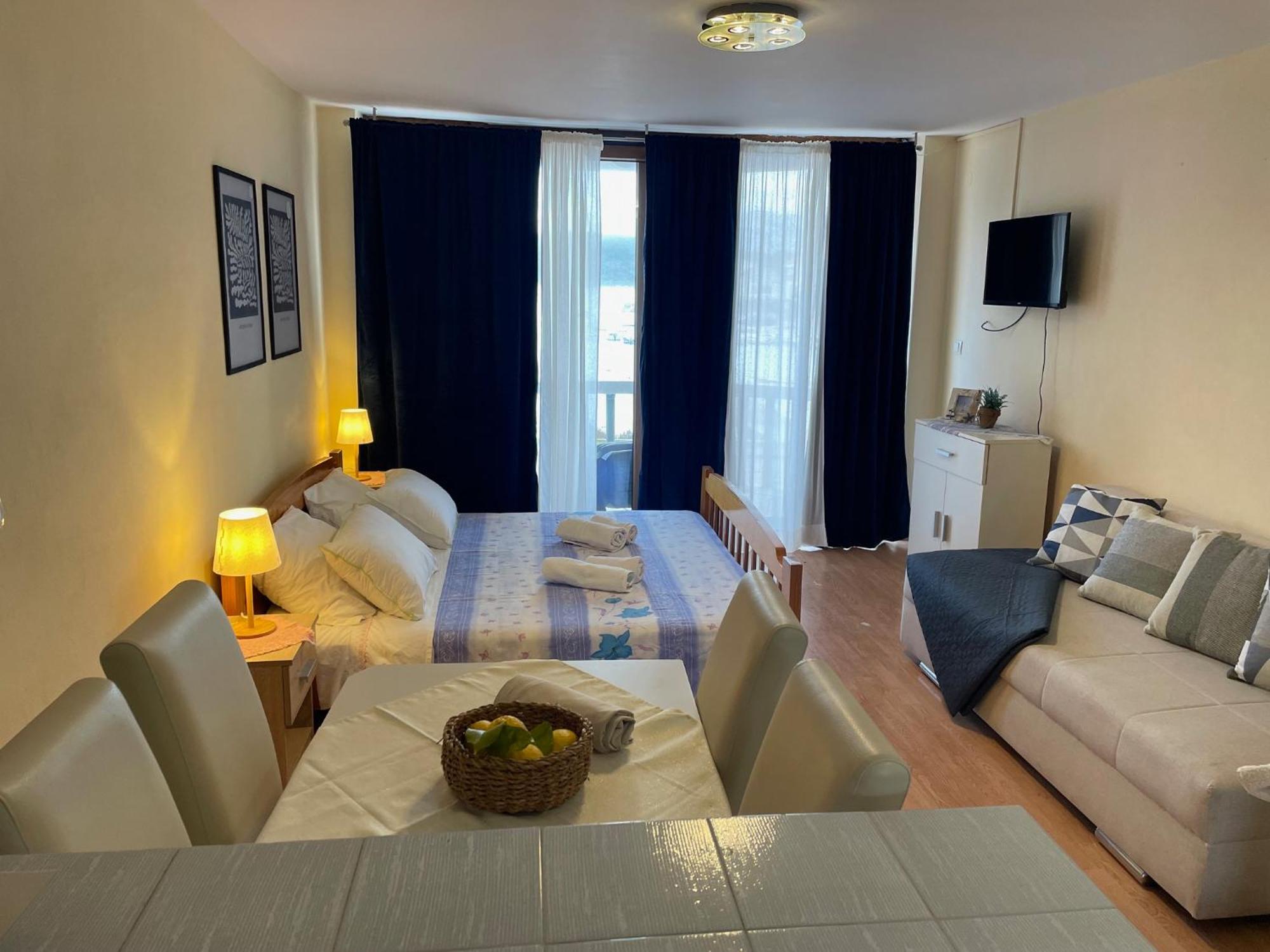 לומבארדה Apartments Ana By The Sea מראה חיצוני תמונה