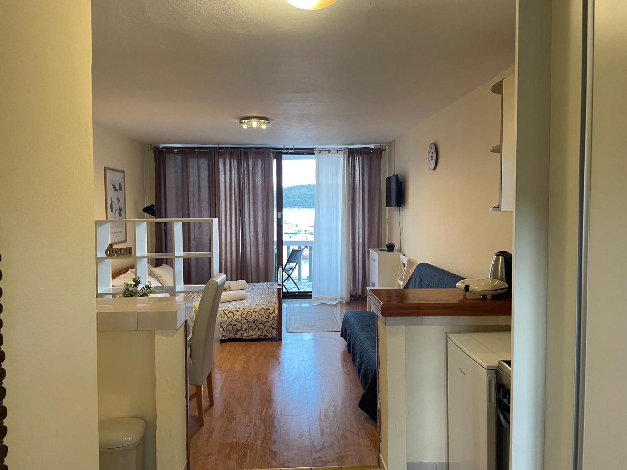 לומבארדה Apartments Ana By The Sea מראה חיצוני תמונה
